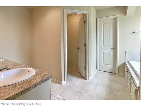8001 Bridgewood Ln, Fort Smith, AR 72916 photo 18