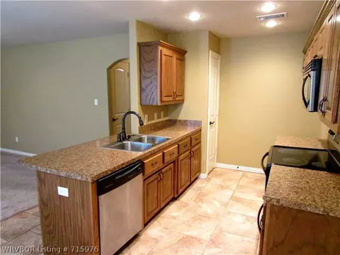 1808 Fairbanks Dr, Barling, AR 72923 photo 3