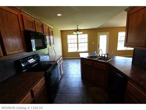 438 Mildred Ct, Alma, AR 72921 photo 5