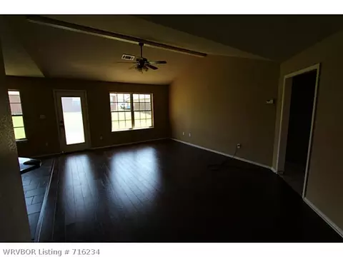 438 Mildred Ct, Alma, AR 72921 photo 2