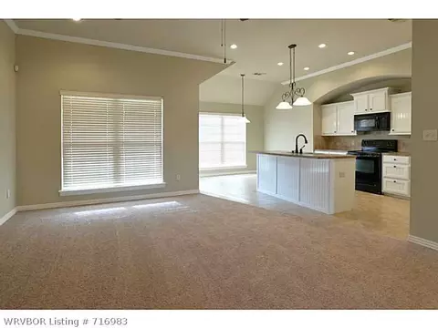 620 Trenton Dr, Fort Smith, AR 72901 photo 4