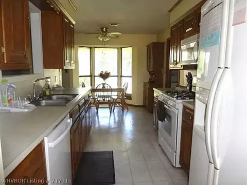 3007 Riverbend Dr, Fort Smith, AR 72903 photo 5