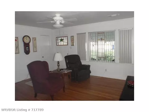424 N Albert Pike Ave, Fort Smith, AR 72903 photo 4