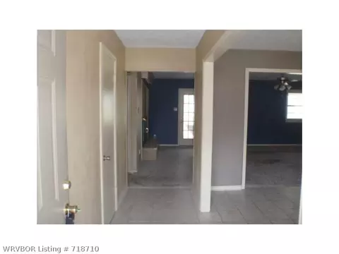 8006 Southridge Dr, Fort Smith, AR 72908 photo 5