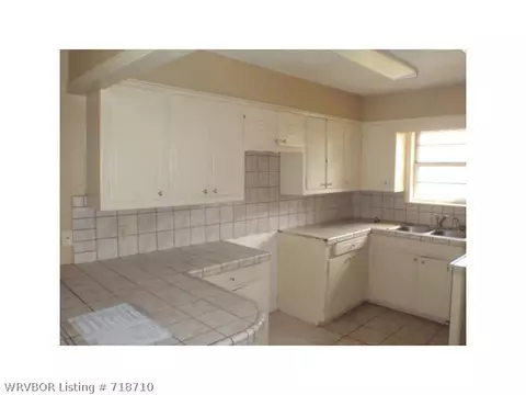 8006 Southridge Dr, Fort Smith, AR 72908 photo 6
