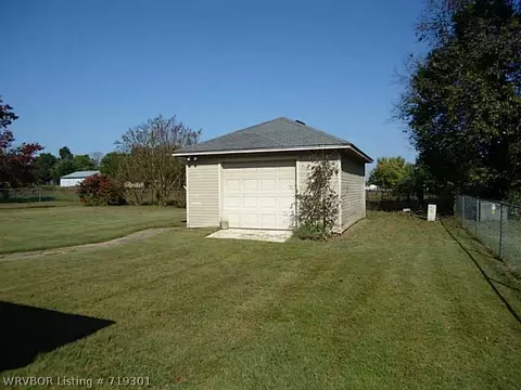 1800 Oakview Dr, Lavaca, AR 72941 photo 9