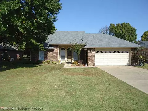 1800 Oakview Dr, Lavaca, AR 72941 photo 1