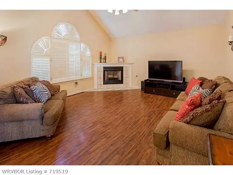 7001 Red Pine Dr, Fort Smith, AR 72916 photo 3