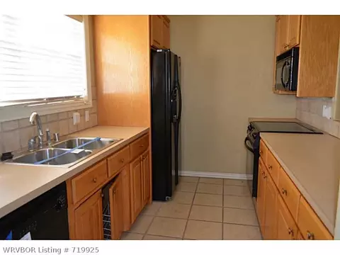 8416 Hannah Ct, Fort Smith, AR 72903 photo 4