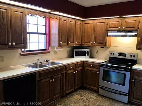 2306 Meadow Ln, Barling, AR 72923 photo 4
