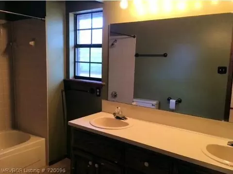 2306 Meadow Ln, Barling, AR 72923 photo 7