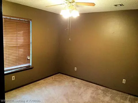 2306 Meadow Ln, Barling, AR 72923 photo 8