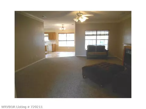 702 Jessie Dr, Lavaca, AR 72941 photo 4