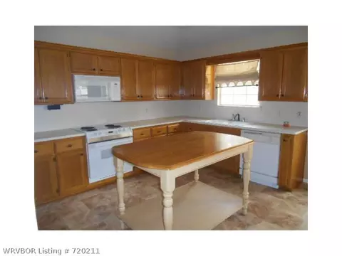 702 Jessie Dr, Lavaca, AR 72941 photo 7