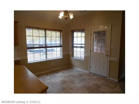 702 Jessie Dr, Lavaca, AR 72941 photo 9