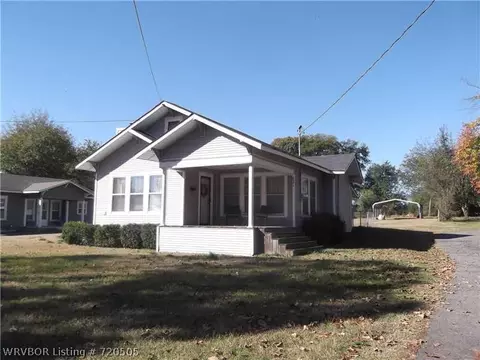 821 N 3rd St, Ozark, AR 72949 photo 1
