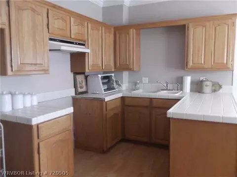 821 N 3rd St, Ozark, AR 72949 photo 9