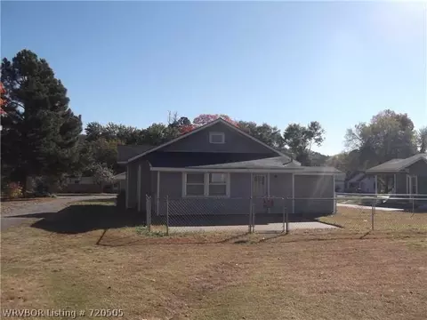 821 N 3rd St, Ozark, AR 72949 photo 4