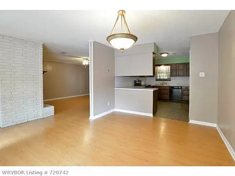 9111 Skypark Dr, Fort Smith, AR 72903 photo 3