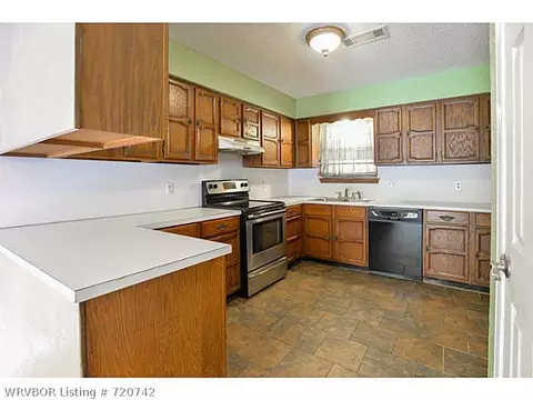 9111 Skypark Dr, Fort Smith, AR 72903 photo 6