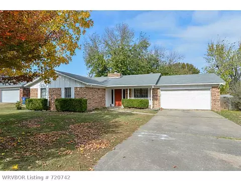 9111 Skypark Dr, Fort Smith, AR 72903 photo 1