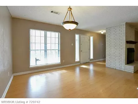 9111 Skypark Dr, Fort Smith, AR 72903 photo 5