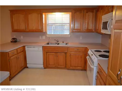 8104 S 25th St, Fort Smith, AR 72908 photo 4