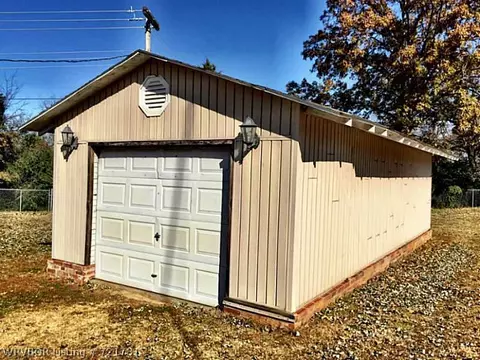 1302 N St, Barling, AR 72923 photo 8