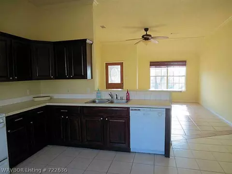 106 Lexington Way, Barling, AR 72923 photo 10