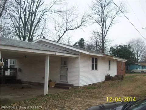 501 E Greenwood St, Hackett, AR 72937 photo 2
