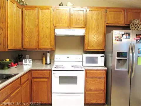 1105 10th St, Barling, AR 72923 photo 4