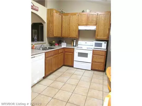 1105 10th St, Barling, AR 72923 photo 2