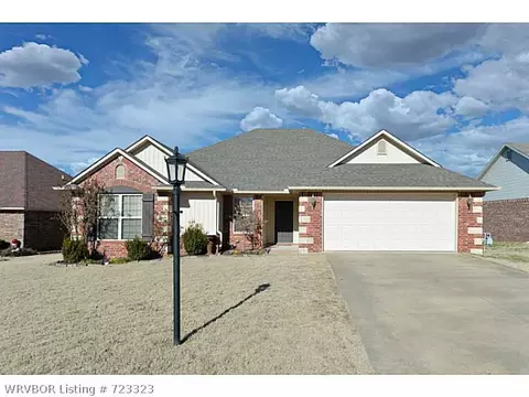 607 Trenton Dr, Fort Smith, AR 72901 photo 1