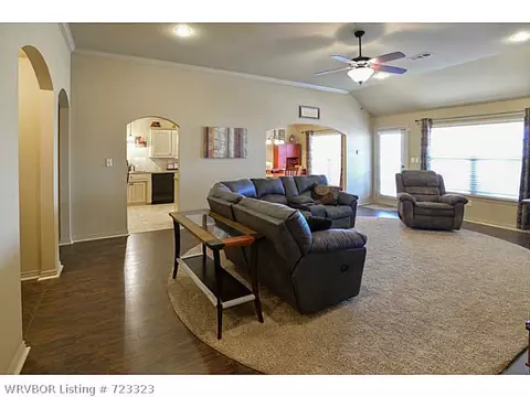 607 Trenton Dr, Fort Smith, AR 72901 photo 2