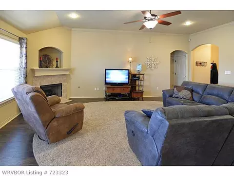 607 Trenton Dr, Fort Smith, AR 72901 photo 4