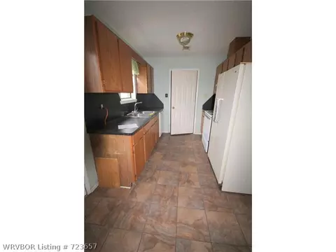 309 N Plum St, Hackett, AR 72937 photo 4