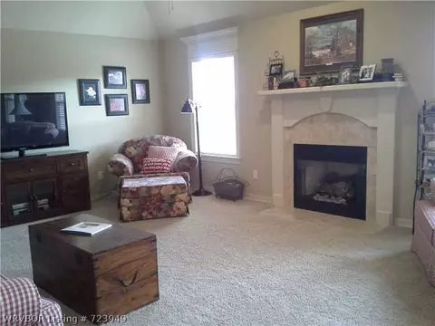 5700 Graystone Dr, Fort Smith, AR 72916 photo 2
