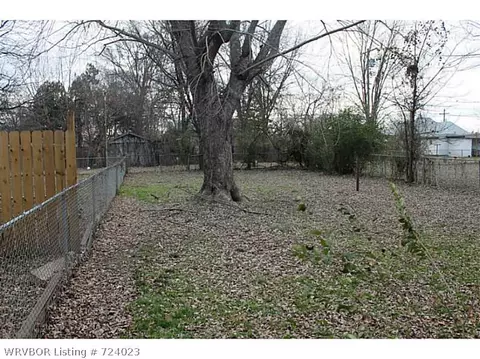 2012 N 8 St, Fort Smith, AR 72901 photo 2