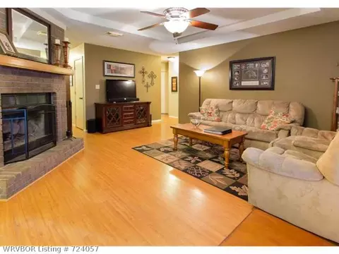701 J St, Barling, AR 72923 photo 2