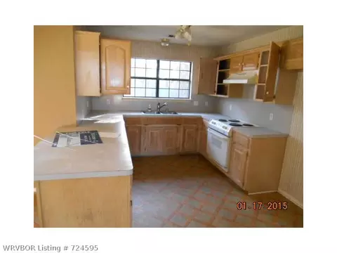 2301 L St, Barling, AR 72923 photo 4