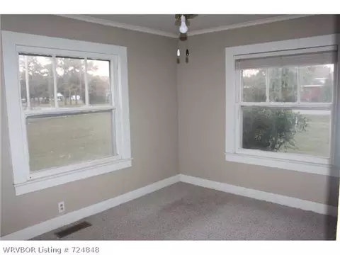 404 Nixon St, Lavaca, AR 72941 photo 8
