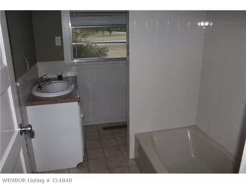 404 Nixon St, Lavaca, AR 72941 photo 9