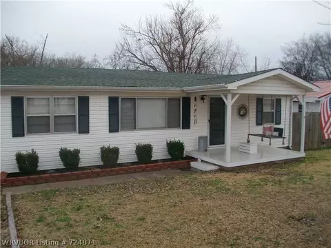 607 Church St, Barling, AR 72923 photo 2