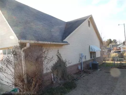 705 J St, Barling, AR 72923 photo 2