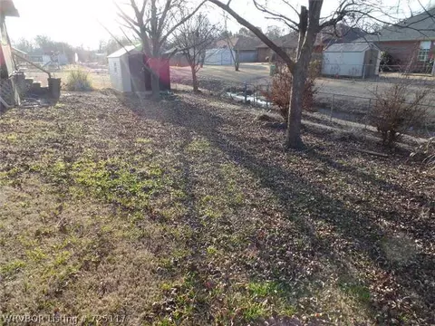 705 J St, Barling, AR 72923 photo 4
