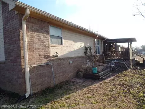 705 J St, Barling, AR 72923 photo 3