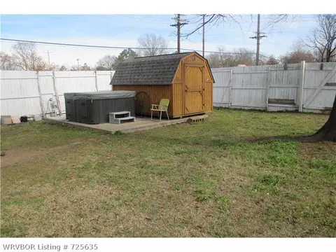 603 S Elm St, Paris, AR 72855 photo 2