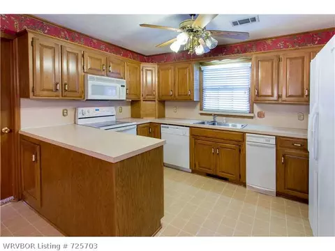2807 S Enid St, Fort Smith, AR 72901 photo 4