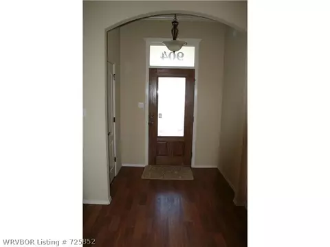 904 Laurel Way, Alma, AR 72921 photo 2