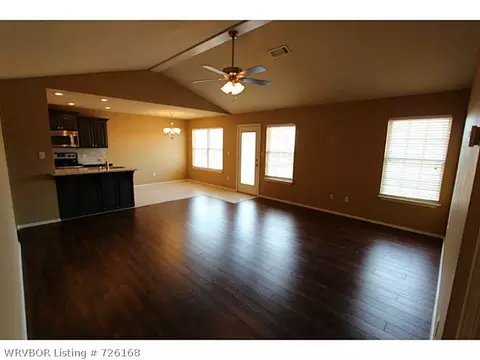 433 Mildred Ct, Alma, AR 72921 photo 3
